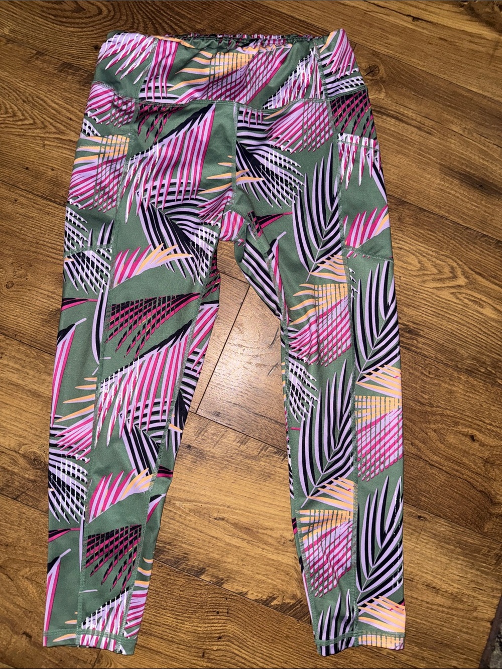 Pro Player Pink, Green & Black Palm-Print crop Leggings